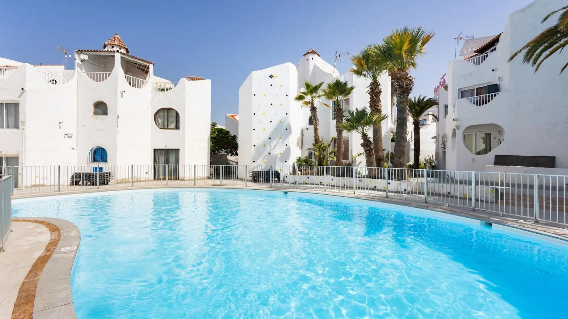 Home2Book Triplex Disco Beach Las Américas, Terrace Arona  Spagna